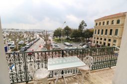 Nice 1 bedroom with terrace Port and palais view, 4 min from Palais