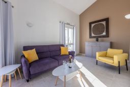 3 PIECES EN DUPLEX  LUMINEUX ET SPACIEUX à 17 min du Palais des Festivals