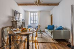 2 BEDROOM APARTMENT PREMIUM LOCATION 2 minutes walk from Palais des Festivals