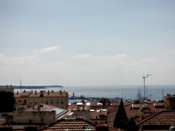 Beau 3 pièces, Vue Mer et Verdure, Prestations de Qualité, à 10mn du Palais des Festivals