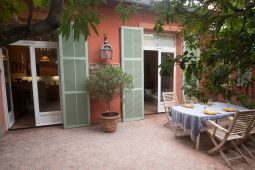 Charming house with garden 3 bedrooms, 20 min from the Palais