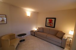 Spacious & Modern Studio 4 min from the Palais