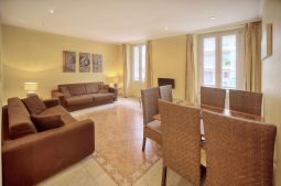 Spacious and comfortable 2 bedrooms 6 min from Palais Des Festivals