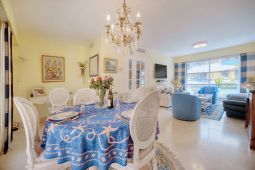 BRIGHT 3 BEDROOMS 7 mn from Palais des Festivals