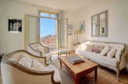 SPACIOUS 2 BEDROOMS APARTMENT WITH SEA VIEW 7min FROM THE PALAIS DES FESTIVALS