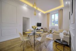 SPACIOUS 2 BEDROOMS, 10 Min from Palais