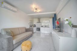 2 BEDROOM APARTMENT WITH LOGGIA 12 min from Palais des Festivals
