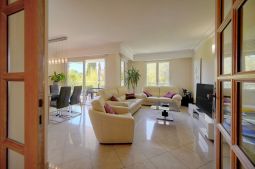 BEAUTIFUL 3 BEDROOMS TERRACE POOL PRIVATE PARKING  25 minutes from  palais