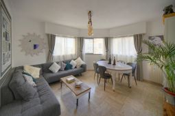 APPARTEMENT 4 PIECES CALME, APERCU MER A 10 MIN DU PALAIS DES FESTIVALS