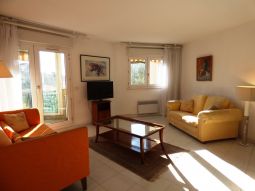 COMFORTABLE 1 BEDROOM  12 mn from Palais des Festivals