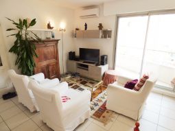PLEASANT 2 BEDROOM 7 min from Palais des Festivals