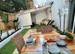 STUNNING LOFT WITH TERRACE, JACUZZI, AND GARAGE 20 MINUTES FROM THE PALACE