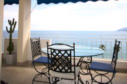 BEAUTIFUL 3 ROOMS WITH SEA VIEW 8min from palais