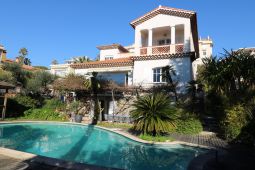 Beautiful 7 bedroom villa with pool 23 min from Palais