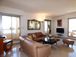 Spacious and Pleasant 2 Bedroom, à 10mn du Palais des Festivals