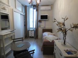 COSY  CENTRAL STUDIO 4 minutes  from Palais des Festivals