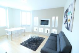 3 Bedrooms refitted & Modern 9 min from the Palais