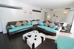 CLASSY SPACIOUS TERRACE 3 BEDROOMS 9 mn from Palais des Festivals