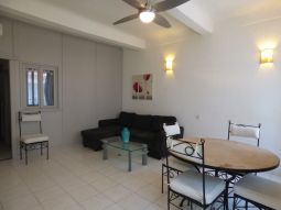 COMFORTABLE 2 BEDROOMS 8 mn from Palais des Festivals.