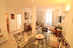COMFORTABLE  2 BEDROOM 7mn from Palais des Festivals