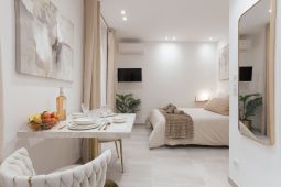 COMFORTABLE STUDIO 5 mn from Palais des Festivals