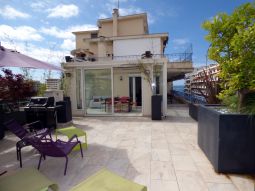 EXCEPTIONAL ROOFTOP 2 BEDROOMS 10 mn from Palais des Festivals