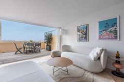 MODERN DESIGN 3 BEDROOMS WITH TERRACE , SEA AND OLD PORT VIEW  3 mn from Palais des Festivals