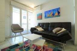 Nice 1 bedroom apartment with terrace 6 minutes from palais des festivals