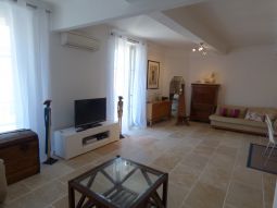 newly refitted modern 3 bedrooms 4 min from palais