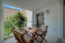 Modern air-conditioned 1 bedroom with terrace and parking  6 minutes from the Palais des Festivals