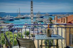 2 BEDROOM BALCONY EXCEPTIONNAL LOCATION & SEA VIEW   2min from the Palais des Festivals