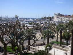 CENTRAL DUPLEX 1 BEDROOM  3 mn from Palais des Festivals