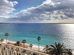 SEA VIEW 1 BEDROOM 10 mn from Palais des Festivals