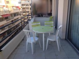 2 pièces avec terrasse à 10 minutes du Palais