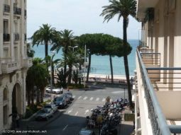 COMFORTABLE  2 BEDROOMS 10 mn from Palais des Festivals
