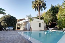 Luxurious & Contemporary Architect Villa 2 km from Palais