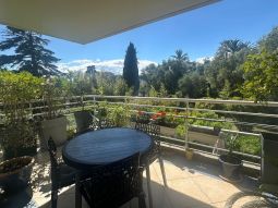 BEAUTIFUL 3 BEDROOMS TERRACE POOL PRIVATE PARKING  25 minutes from  palais