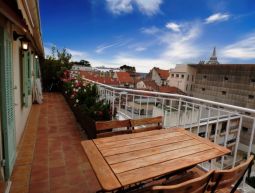 BEAU 4 PIECES EN DUPLEX  à 3 min du Palais des Festivals